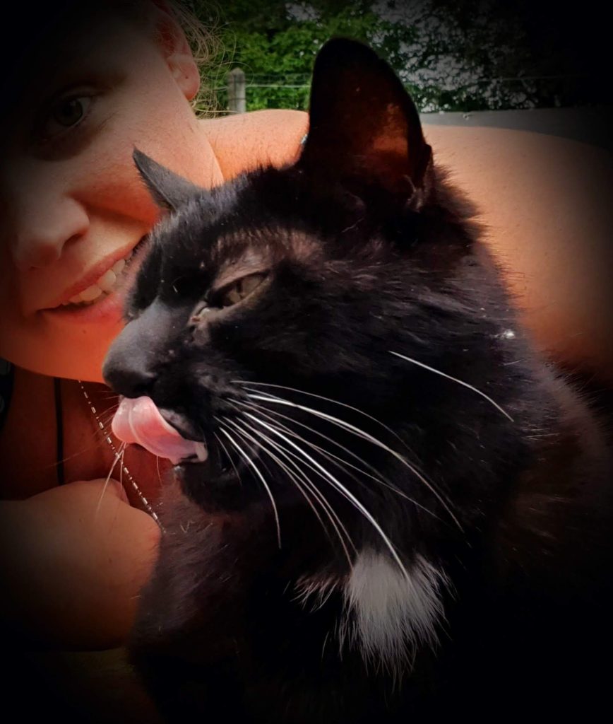 Coockie avec sa maîtresse Natacha garde d'animaux familiale